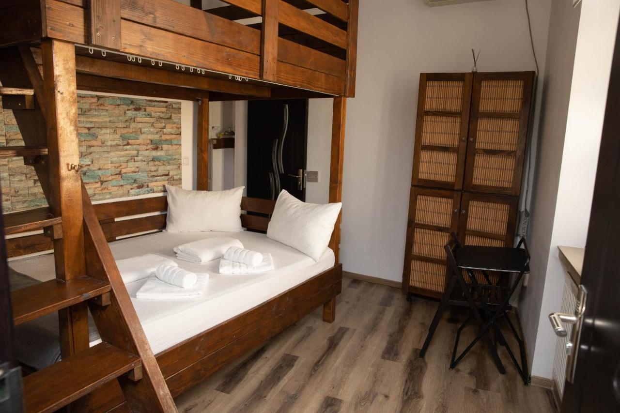 Cosy Apartment In City Centre Oradea Exterior photo