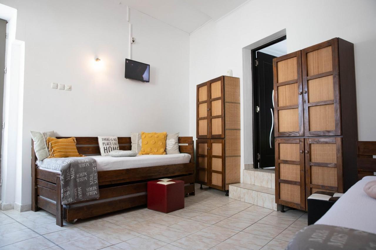 Cosy Apartment In City Centre Oradea Exterior photo