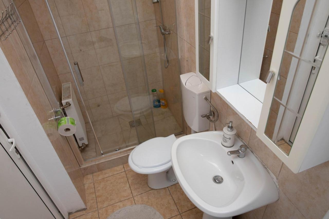 Cosy Apartment In City Centre Oradea Exterior photo